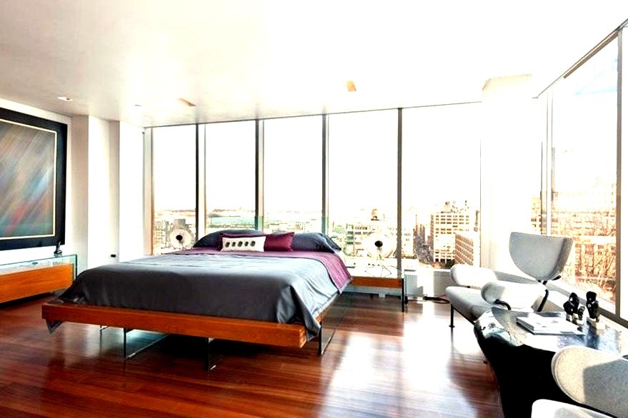 Luxury Bedroom with City View