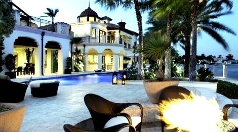Huge Mansion with BonFire Outside